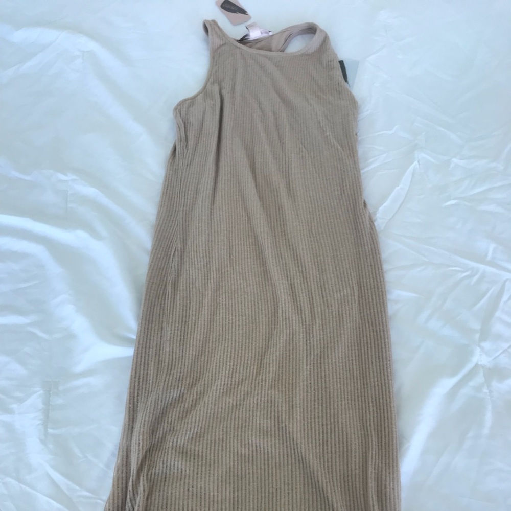 Tan crew neck sleeveless f21 dress